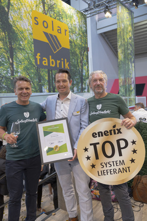 Überreichung unserer Auszeichnung an Christian Laibacher, Geschäftsinhaber von Solar FabrikGründer