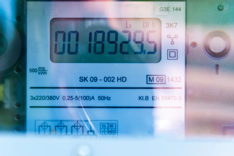 Ein Smartmeter der eine kWh-Zahl zeigt.