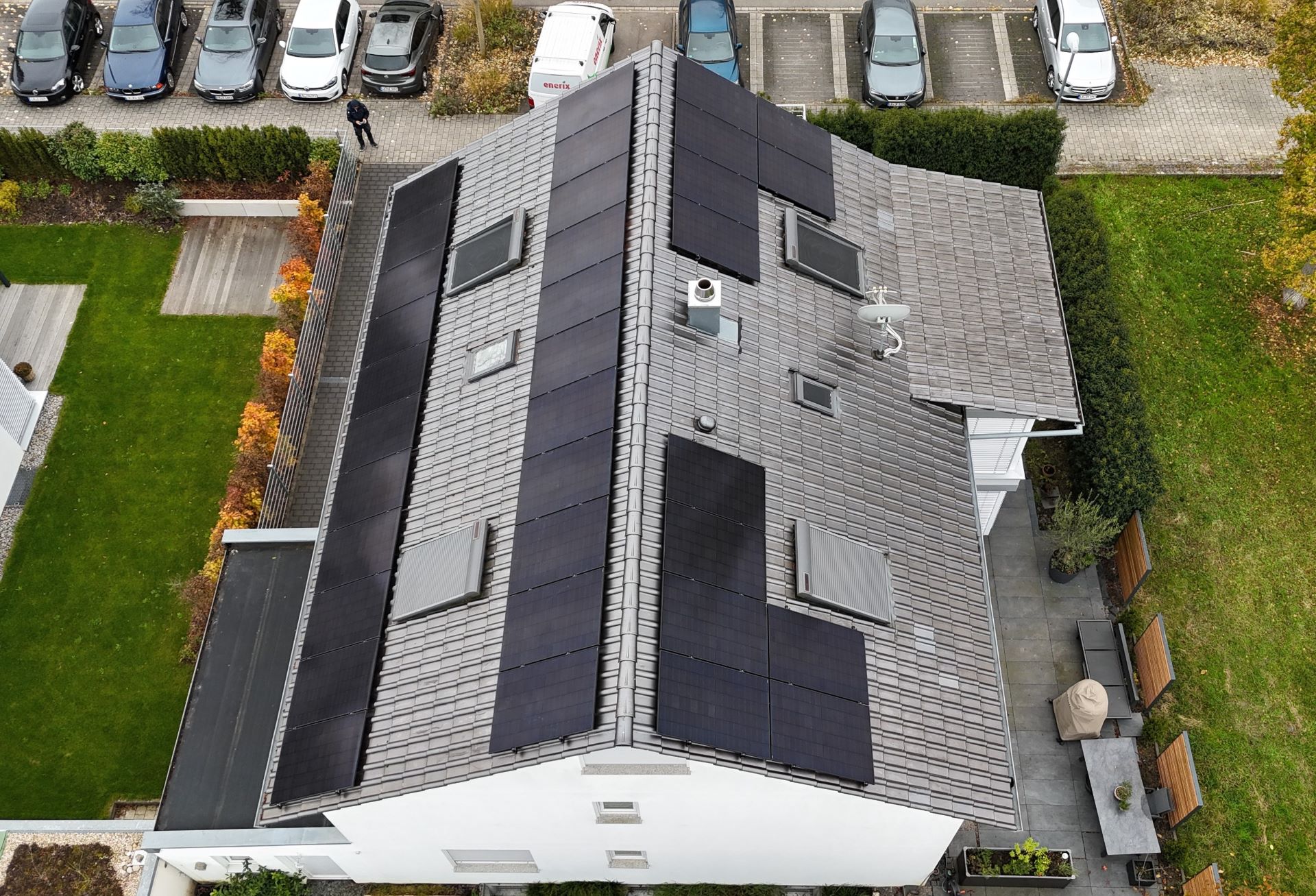 Ein Haus mit Photovoltaikanlage in Ludwigsburg.