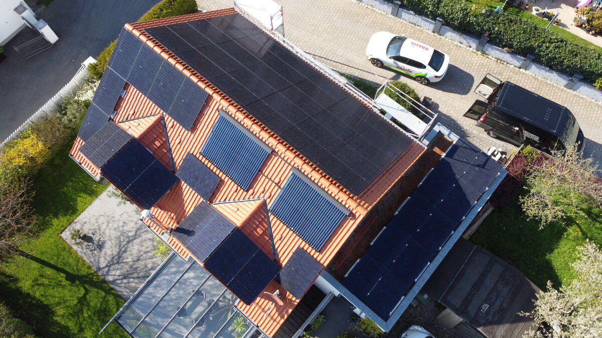 Photovoltaikanlage auf einem Hausdach in Eberdingen