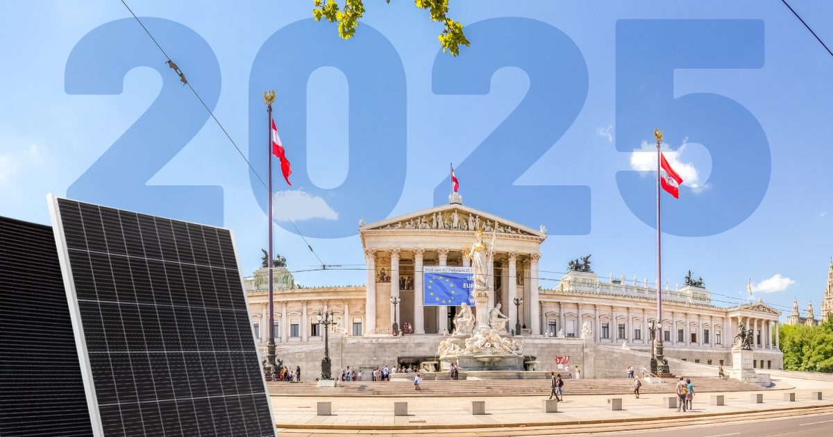 Das Parlament in Wien. Daneben Solarmodule und die Zahl 2025 im Himmel.