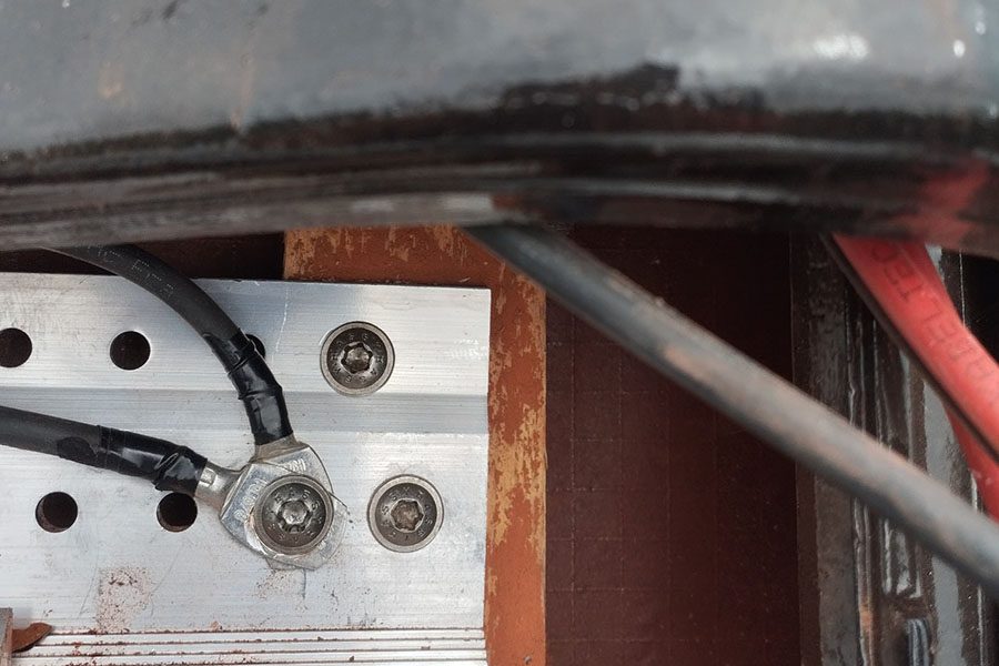 Dachhaken verschrauben